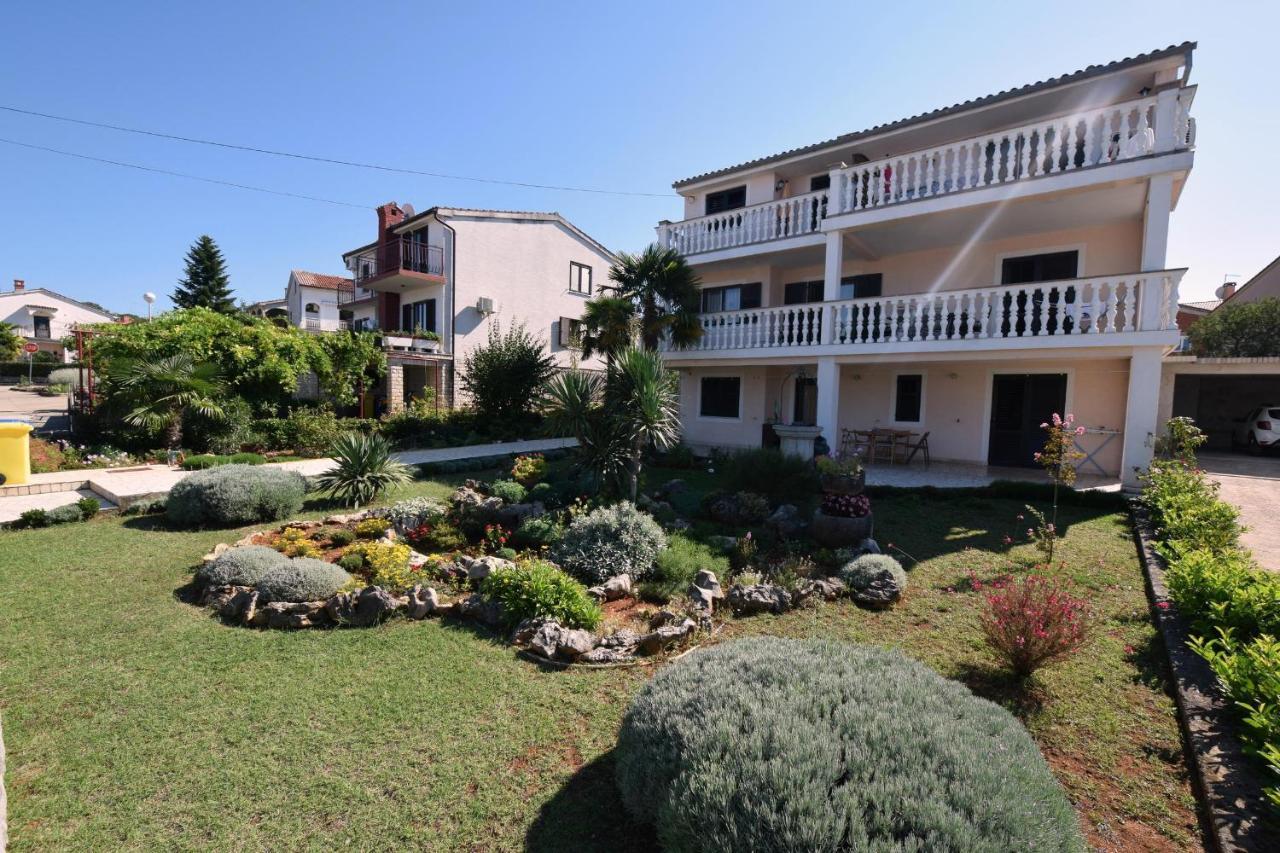 Apartments Marinela Njivice Exterior foto